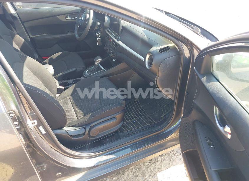 Photo 5 of 2020 Kia Forte FE (VIN 3KPF24AD8LE192311)