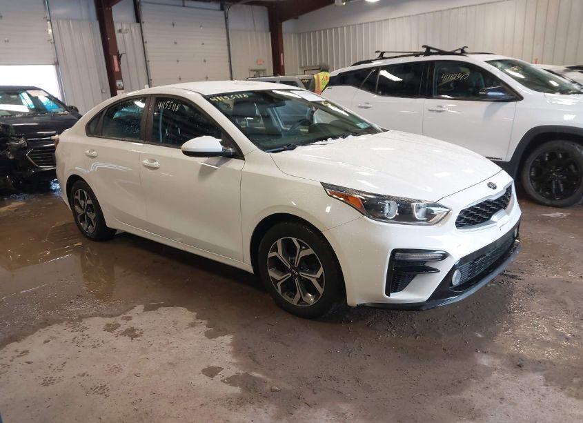 2020 Kia Forte LXS (VIN 3KPF24AD8LE221032) main photo