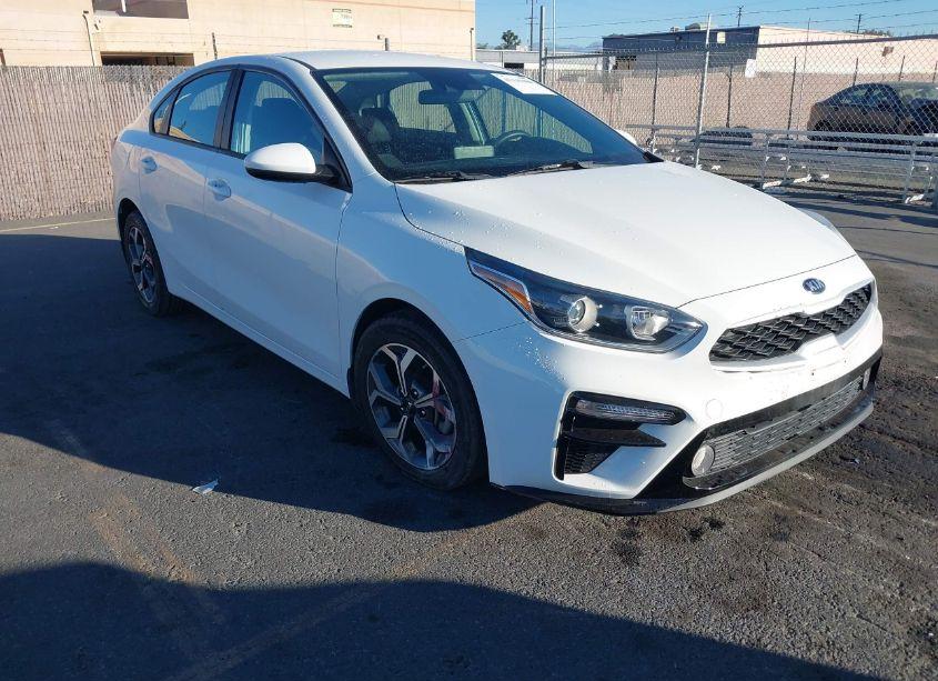 2020 Kia Forte LXS (VIN 3KPF24AD8LE257030) main photo