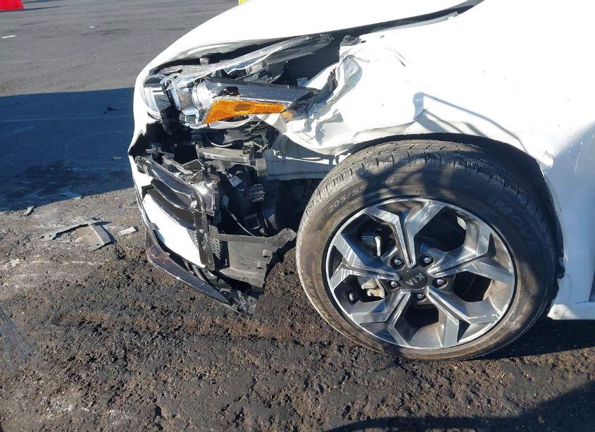 Photo 6 of 2020 Kia Forte LXS (VIN 3KPF24AD8LE257030)