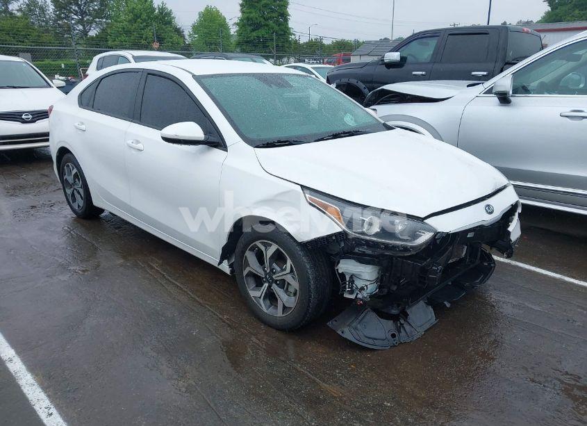 2021 Kia Forte LXS (VIN 3KPF24AD8ME276839) main photo