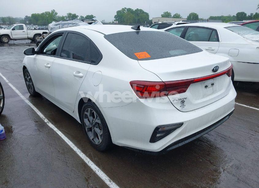 Photo 3 of 2021 Kia Forte LXS (VIN 3KPF24AD8ME276839)