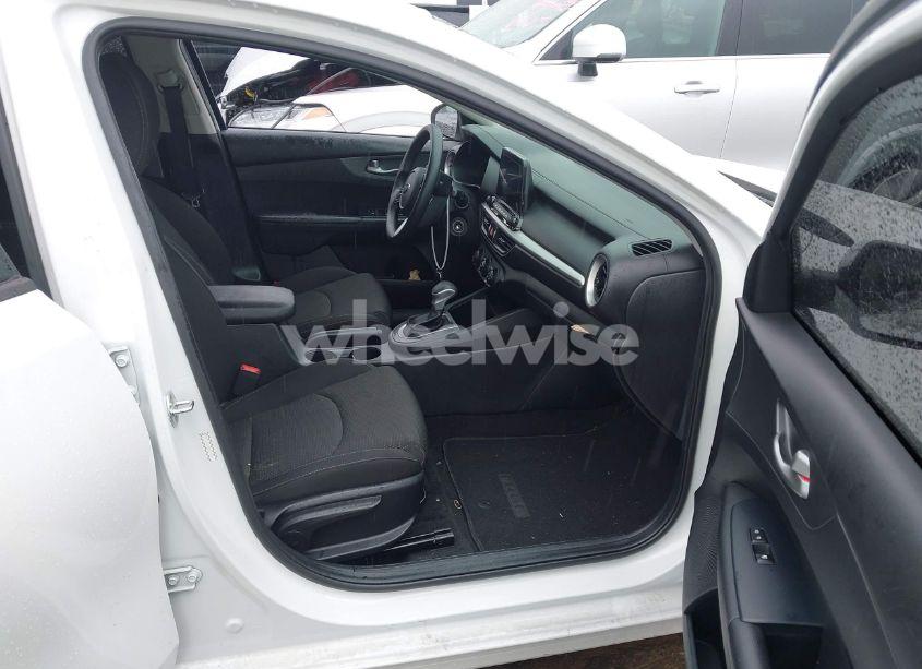 Photo 5 of 2021 Kia Forte LXS (VIN 3KPF24AD8ME276839)