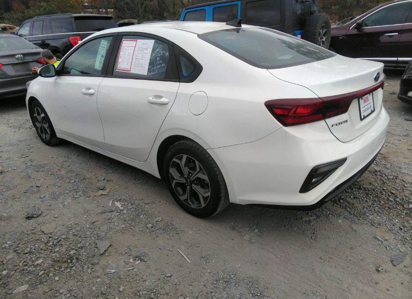 Photo 3 of 2021 Kia Forte LXS (VIN 3KPF24AD8ME287730)