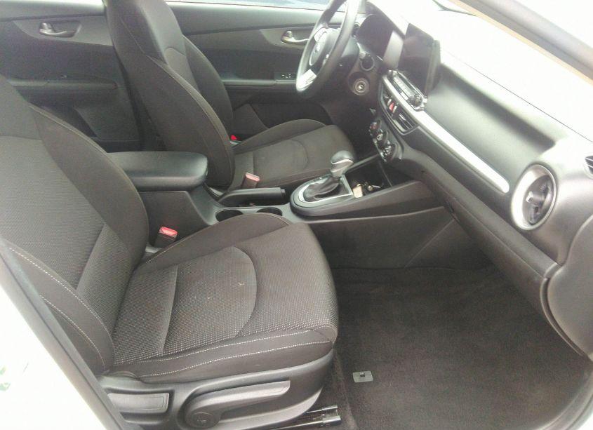 Photo 5 of 2021 Kia Forte LXS (VIN 3KPF24AD8ME287730)