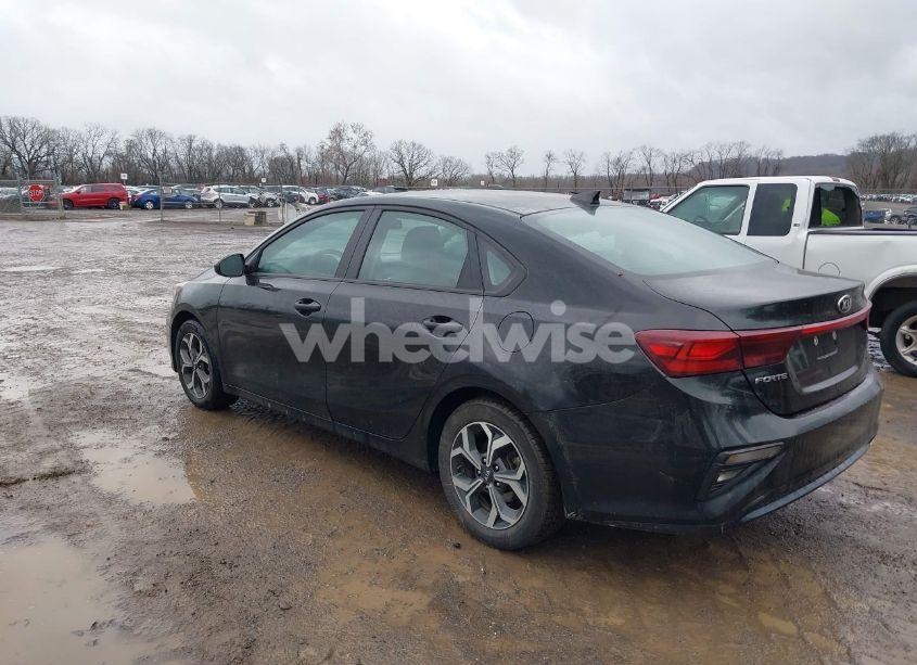 Photo 3 of 2021 Kia Forte LXS (VIN 3KPF24AD8ME291485)