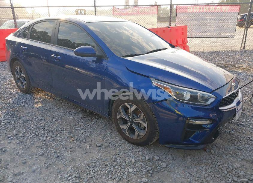 2021 Kia Forte LXS (VIN 3KPF24AD8ME293818) main photo