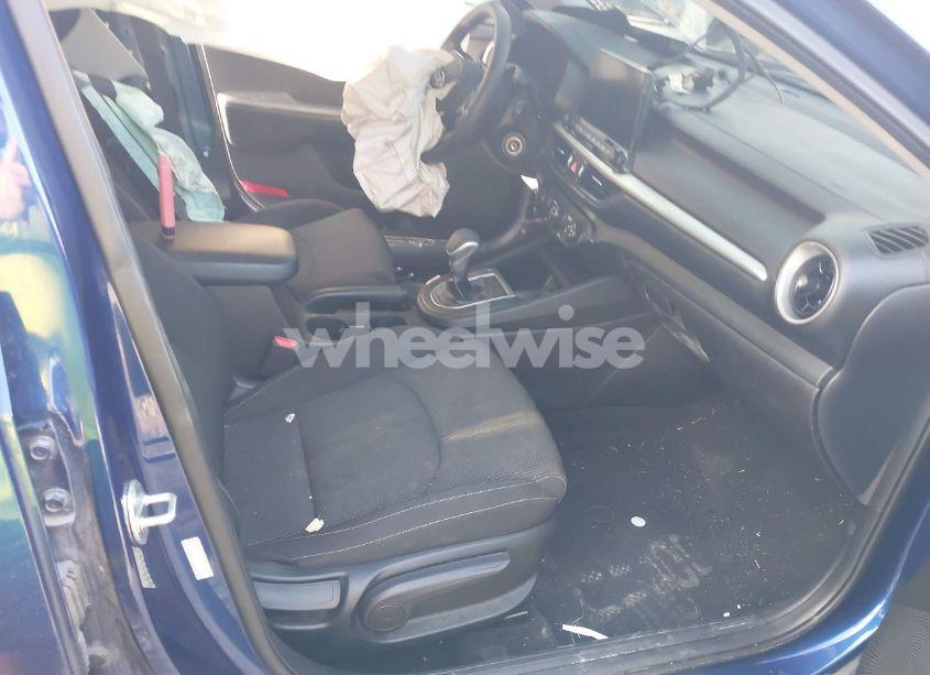 Photo 5 of 2021 Kia Forte LXS (VIN 3KPF24AD8ME293818)