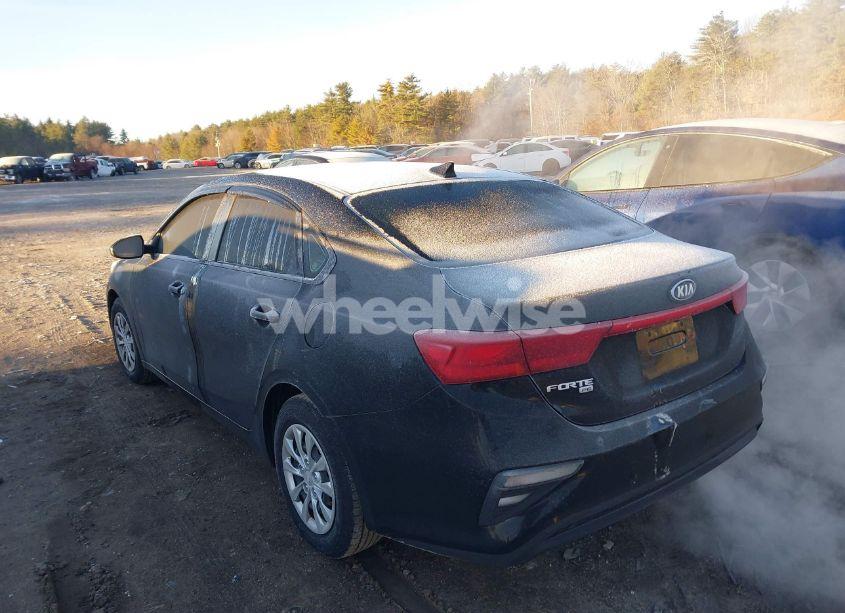 Photo 3 of 2021 Kia Forte FE (VIN 3KPF24AD8ME325313)