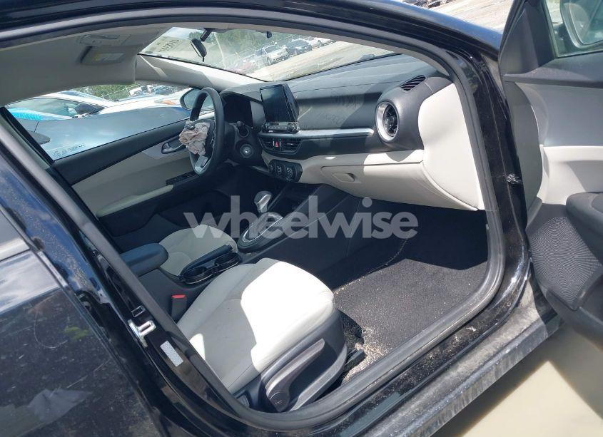 Photo 5 of 2022 Kia Forte LXS (VIN 3KPF24AD8NE419189)