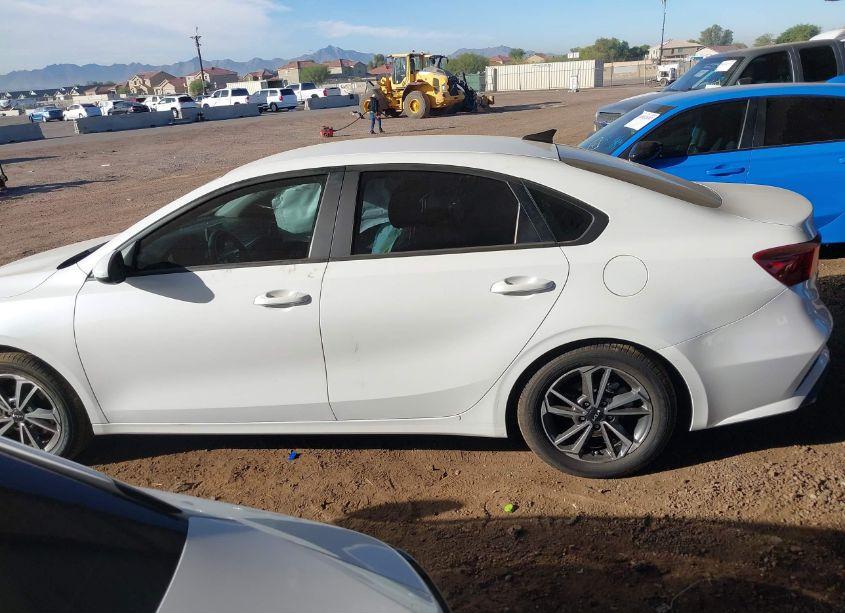 Photo 14 of 2022 Kia Forte LXS (VIN 3KPF24AD8NE441726)