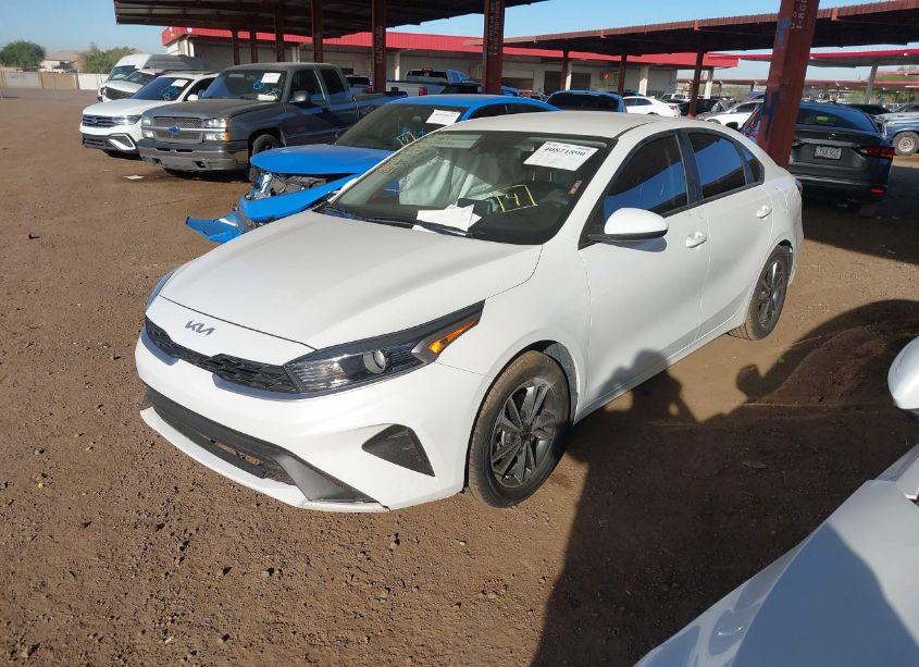 Photo 2 of 2022 Kia Forte LXS (VIN 3KPF24AD8NE441726)