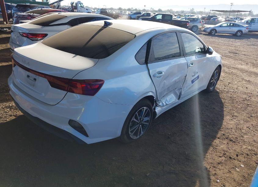 Photo 4 of 2022 Kia Forte LXS (VIN 3KPF24AD8NE441726)