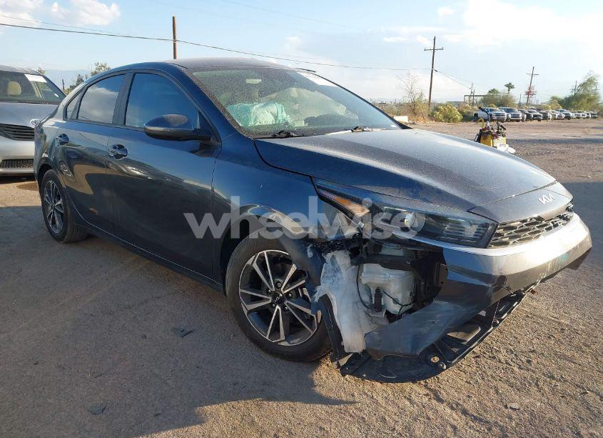 2022 Kia Forte LXS (VIN 3KPF24AD8NE456811) main photo