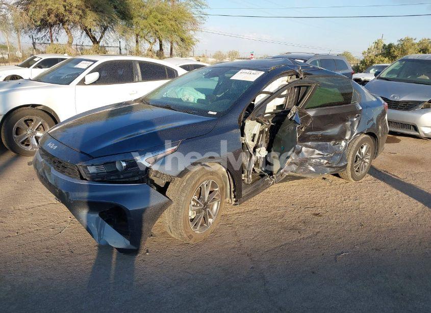 Photo 2 of 2022 Kia Forte LXS (VIN 3KPF24AD8NE456811)