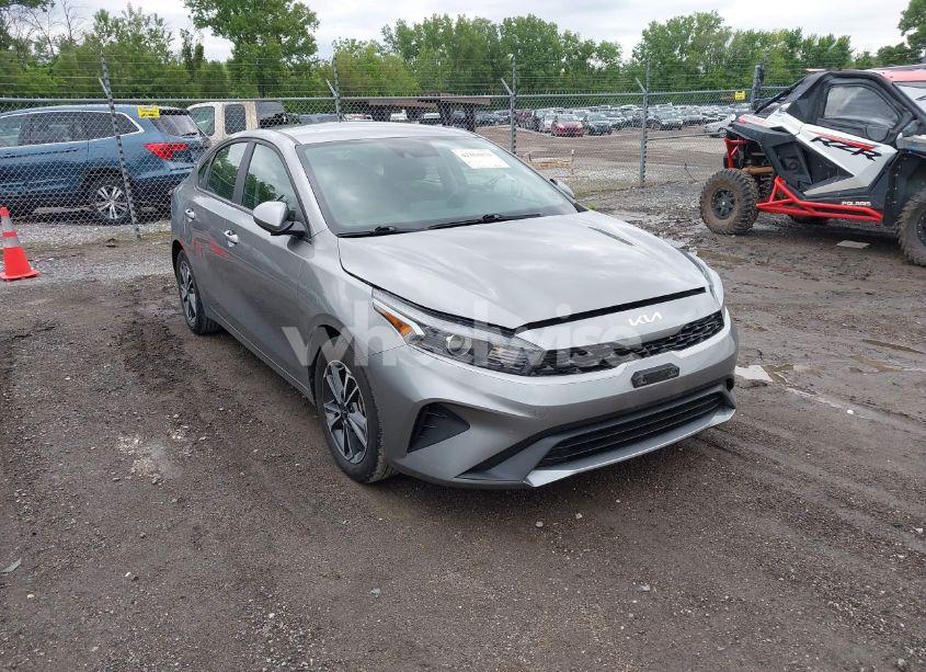 2022 Kia Forte LXS (VIN 3KPF24AD8NE468263) main photo