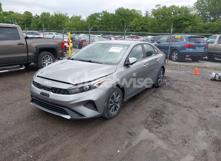 Photo 2 of 2022 Kia Forte LXS (VIN 3KPF24AD8NE468263)