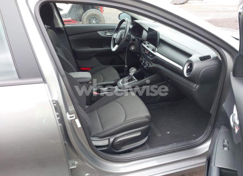 Photo 5 of 2022 Kia Forte LXS (VIN 3KPF24AD8NE468263)