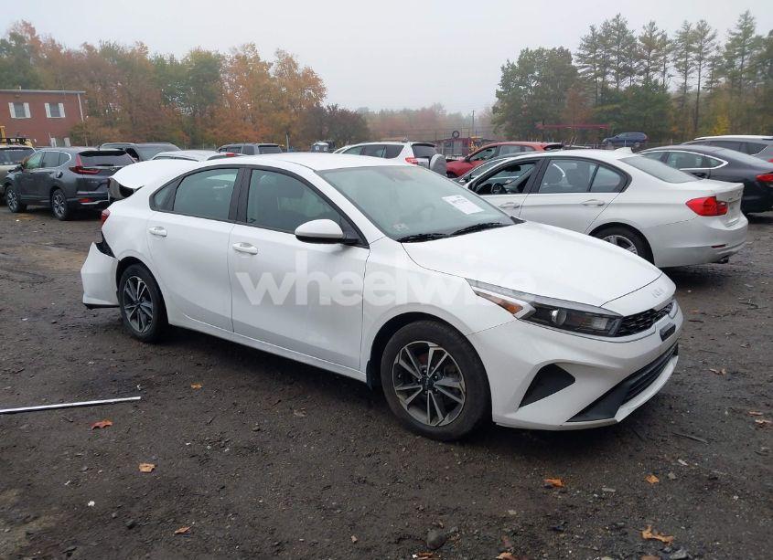 2023 Kia Forte LXS (VIN 3KPF24AD8PE505699) main photo