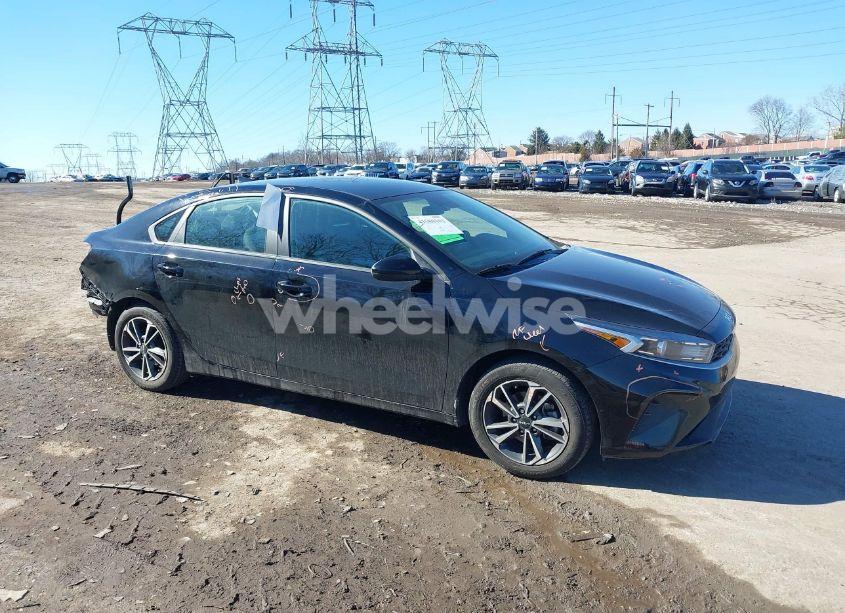 2023 Kia Forte LXS (VIN 3KPF24AD8PE562310) main photo