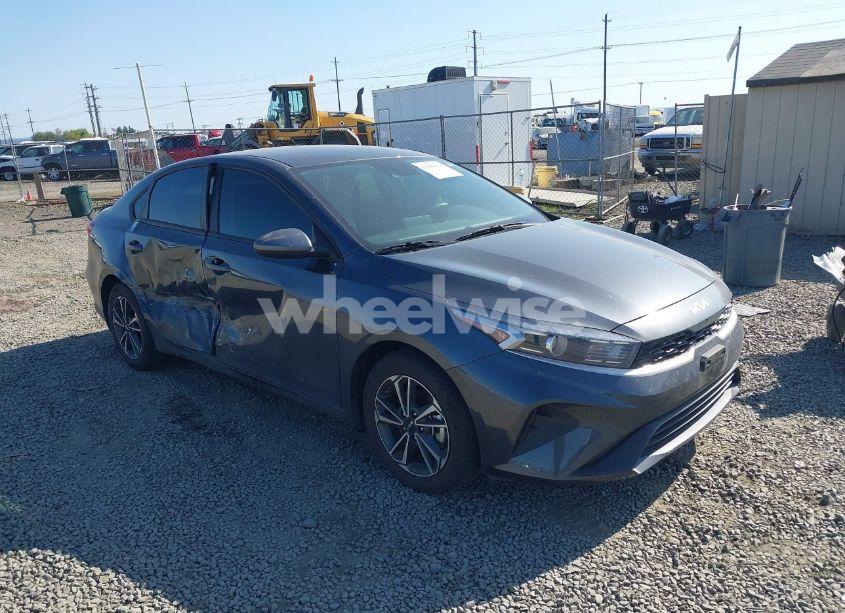 2023 Kia Forte LXS (VIN 3KPF24AD8PE585604) main photo