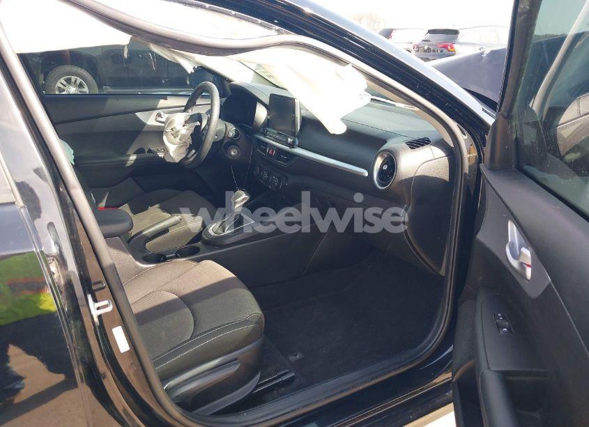 Photo 5 of 2023 Kia Forte LXS (VIN 3KPF24AD8PE588678)