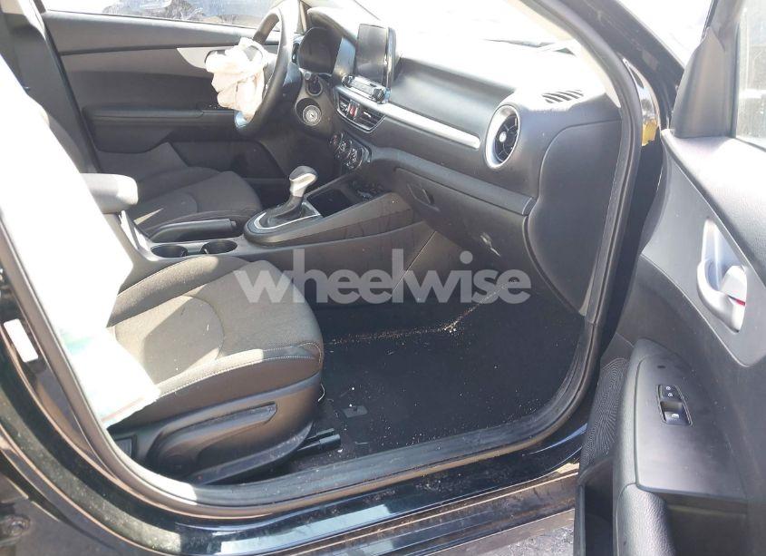 Photo 5 of 2023 Kia Forte LXS (VIN 3KPF24AD8PE625244)