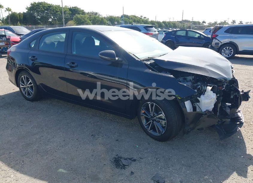 2023 Kia Forte LXS (VIN 3KPF24AD8PE630797) main photo
