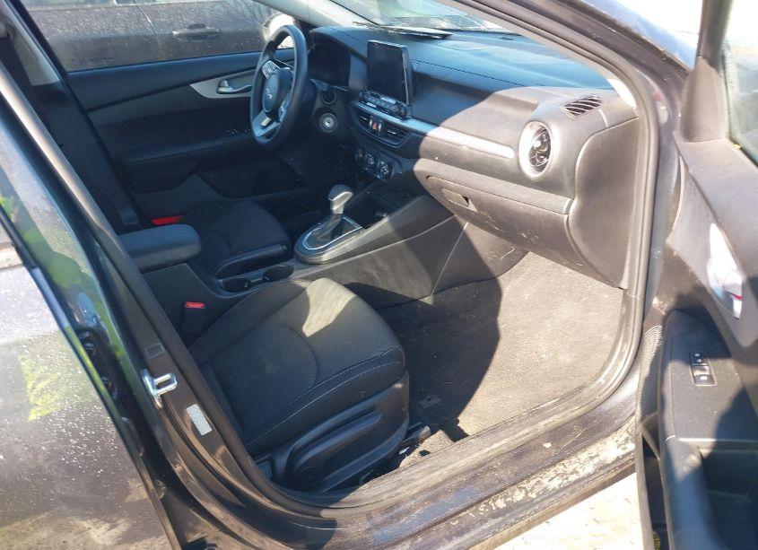 Photo 5 of 2023 Kia Forte LX (VIN 3KPF24AD8PE634641)