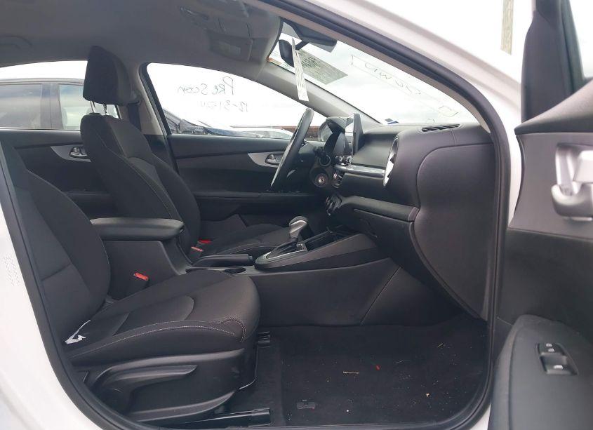 Photo 5 of 2023 Kia Forte LXS (VIN 3KPF24AD8PE637765)