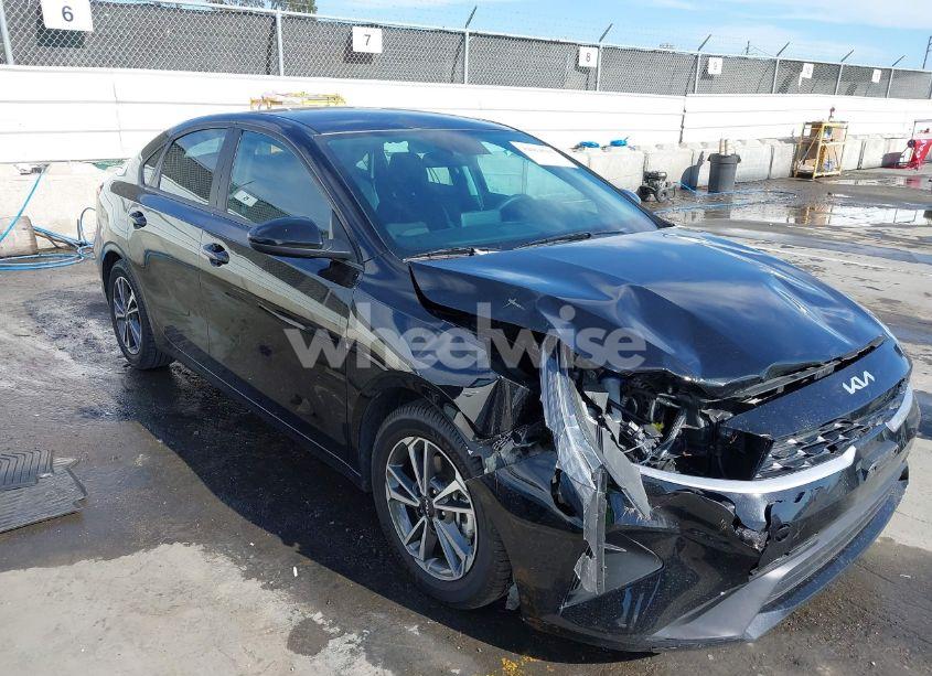 2023 Kia Forte LXS (VIN 3KPF24AD8PE639869) main photo
