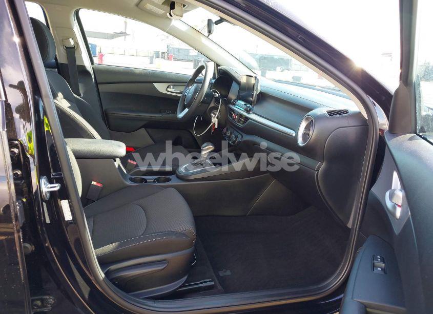Photo 5 of 2023 Kia Forte LXS (VIN 3KPF24AD8PE639869)