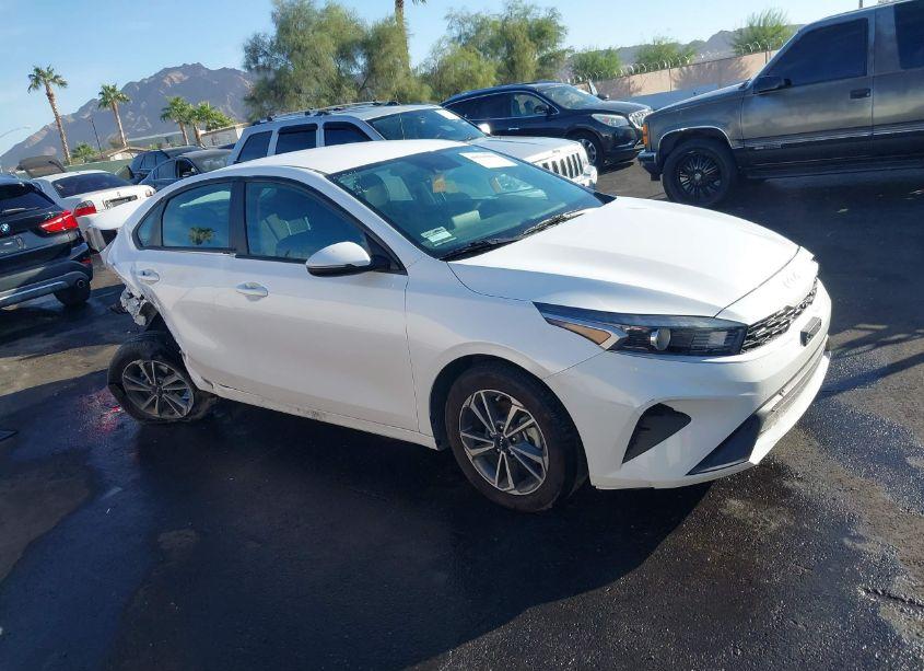 2023 Kia Forte LXS (VIN 3KPF24AD8PE654808) main photo