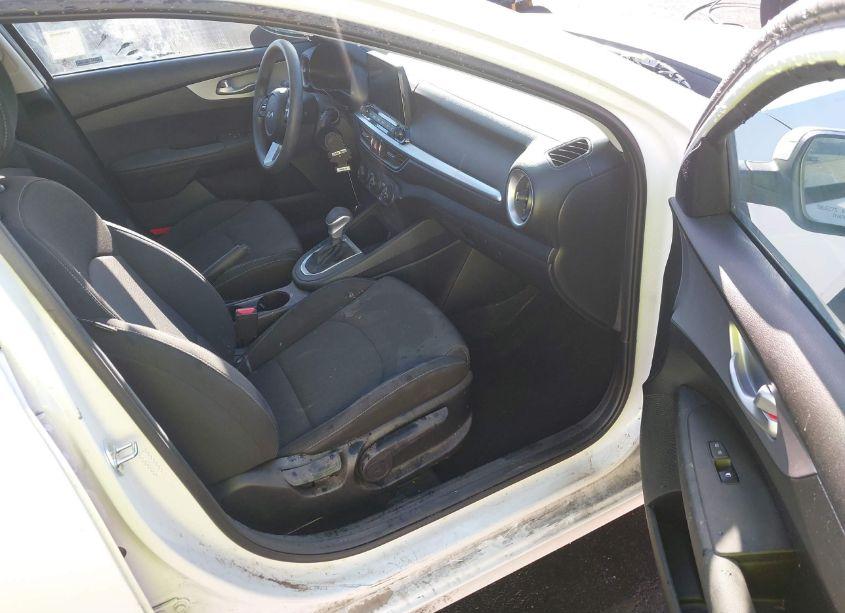 Photo 5 of 2023 Kia Forte LXS (VIN 3KPF24AD8PE654808)