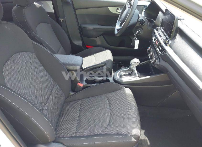 Photo 5 of 2023 Kia Forte LXS (VIN 3KPF24AD8PE660592)