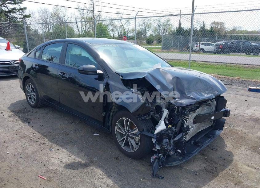 2023 Kia Forte LXS (VIN 3KPF24AD8PE663900) main photo