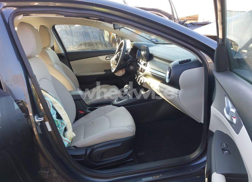 Photo 5 of 2023 Kia Forte LXS (VIN 3KPF24AD8PE679854)