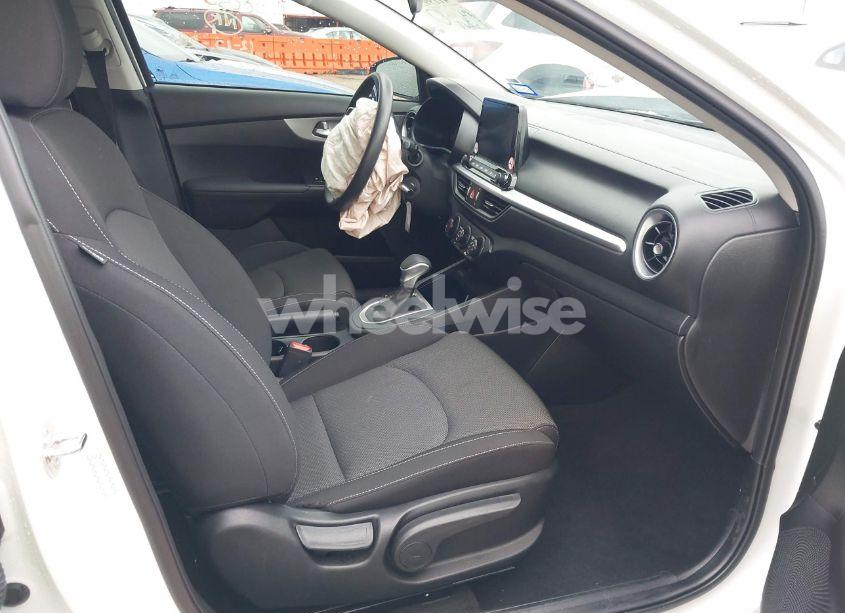 Photo 5 of 2023 Kia Forte LXS (VIN 3KPF24AD8PE690630)