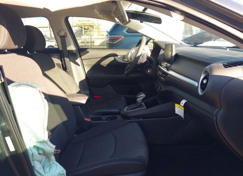 Photo 5 of 2024 Kia Forte LXS (VIN 3KPF24AD8RE700852)