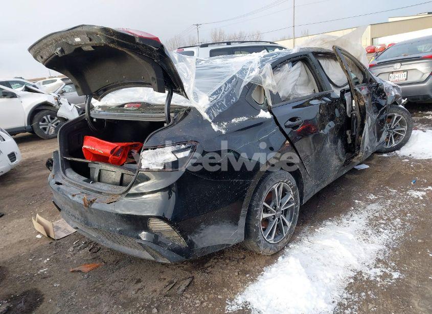 Photo 4 of 2024 Kia Forte LXS (VIN 3KPF24AD8RE704318)