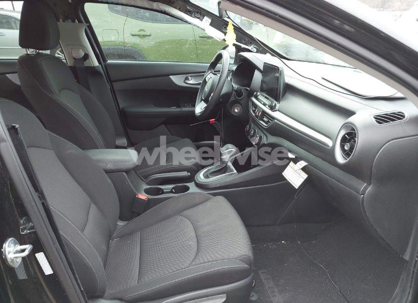 Photo 5 of 2024 Kia Forte LX (VIN 3KPF24AD8RE709180)