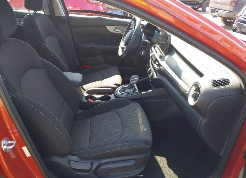 Photo 5 of 2024 Kia Forte LXS (VIN 3KPF24AD8RE712726)