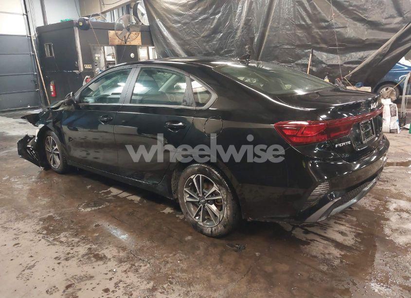 Photo 3 of 2024 Kia Forte LXS (VIN 3KPF24AD8RE719191)