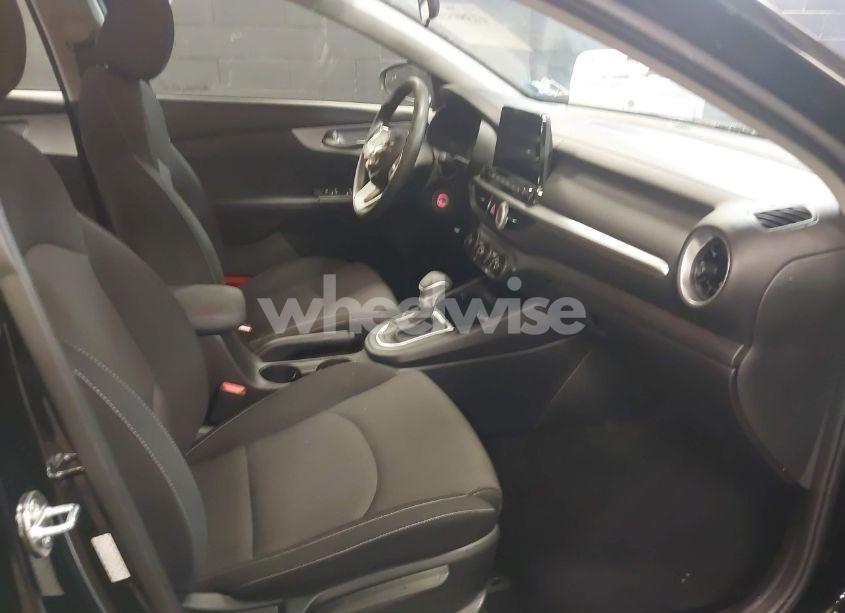 Photo 5 of 2024 Kia Forte LXS (VIN 3KPF24AD8RE719191)