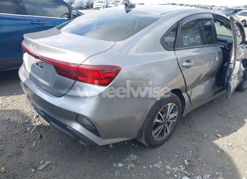 Photo 4 of 2024 Kia Forte LXS (VIN 3KPF24AD8RE722804)