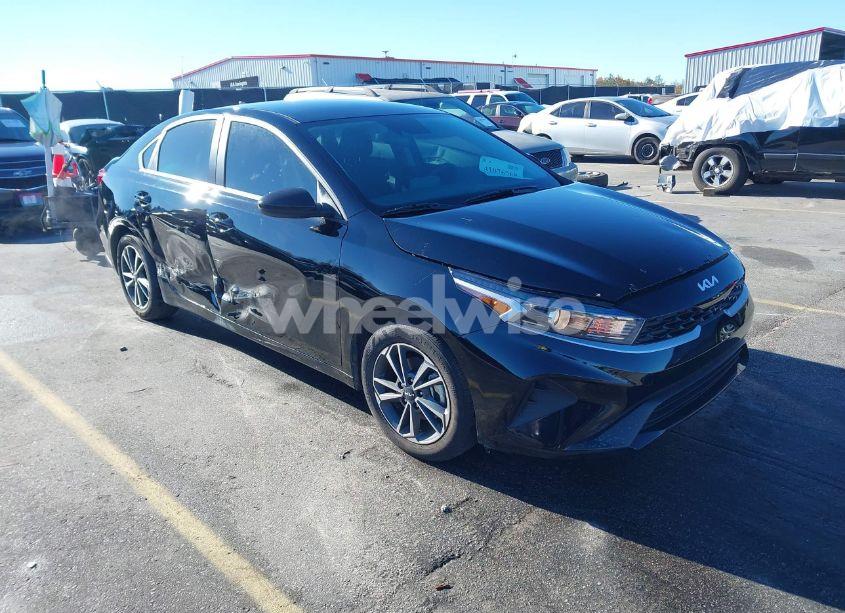 2024 Kia Forte LXS (VIN 3KPF24AD8RE723046) main photo