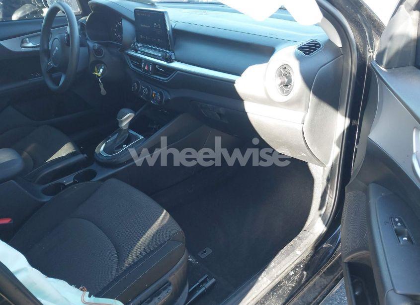 Photo 5 of 2024 Kia Forte LXS (VIN 3KPF24AD8RE723046)