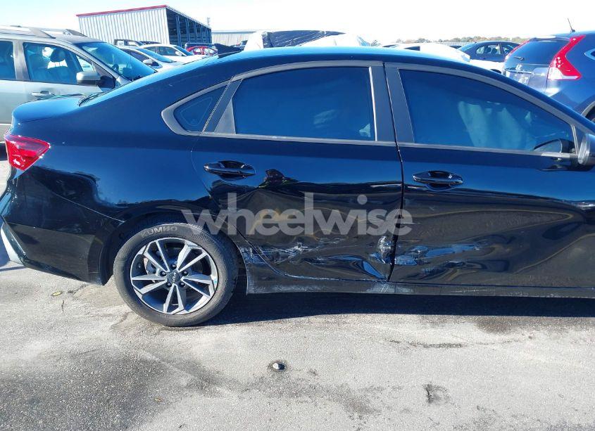 Photo 6 of 2024 Kia Forte LXS (VIN 3KPF24AD8RE723046)