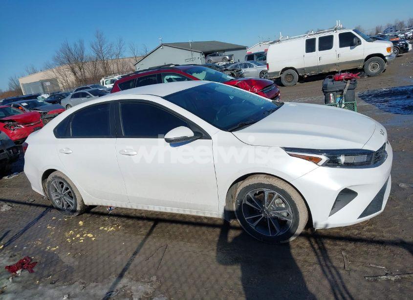 Photo 13 of 2024 Kia Forte LXS (VIN 3KPF24AD8RE732460)