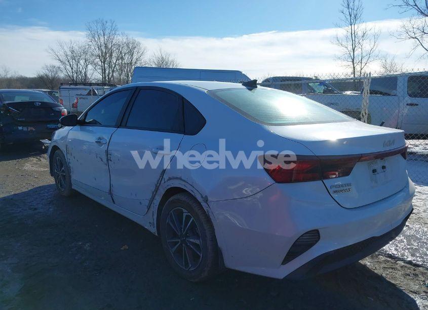 Photo 3 of 2024 Kia Forte LXS (VIN 3KPF24AD8RE732460)